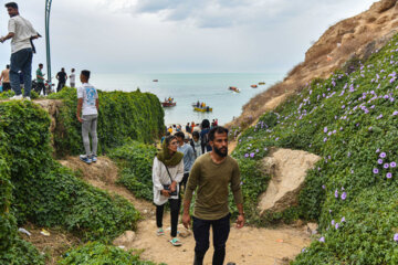مسافران نوروز ۱۴۰۳ در ساحل ریشهر - بندر بوشهر