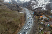 اجرای محدودیت مقطعی درآزادراه تهران - شمال/ ترافیک سنگین است