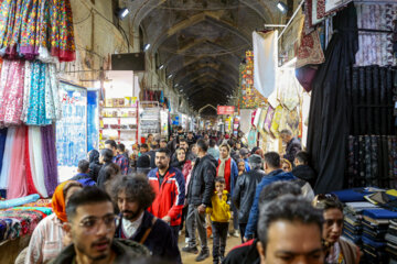 گردشگران نوروز ۱۴۰۳ در مجموعه زندیه شیراز