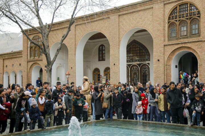 گردشگران نوروز ۱۴۰۳ در عمارت آصف «خانه کُرد»