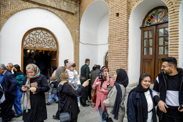 گردشگران نوروز ۱۴۰۳ در عمارت آصف «خانه کُرد»