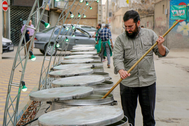 طبخ و توزیع ۴۰ دیگ آش نذری- بجنورد