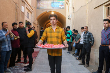 افطاری در کوچه گلچینان یزد