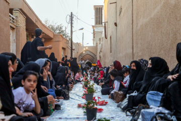 افطاری در کوچه گلچینان یزد