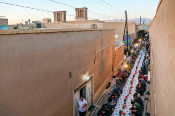 افطاری در کوچه گلچینان یزد