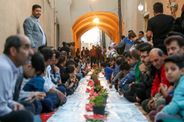 افطاری در کوچه گلچینان یزد