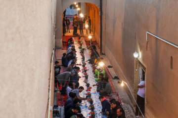 افطاری در کوچه گلچینان یزد