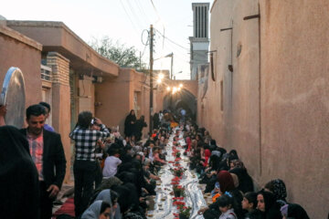 افطاری در کوچه گلچینان یزد