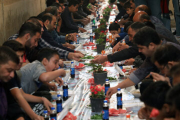 افطاری در کوچه گلچینان یزد