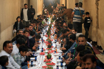 افطاری در کوچه گلچینان یزد