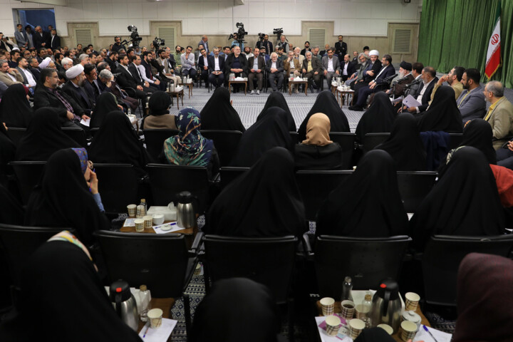 شاعران در سوگ رهبر شهید؛ از خاطره دیدار تا اشک وداع