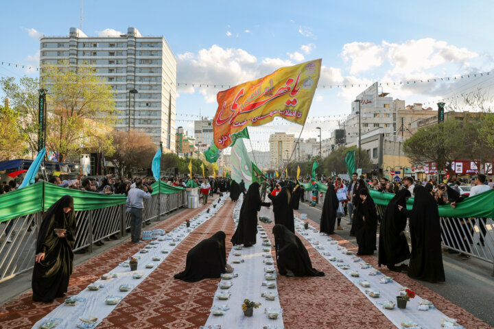 سفره افطار شش کیلومتری در مشهد