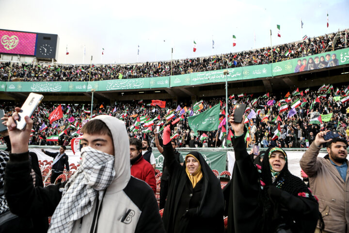 محفل قرآنی امام حسنی ها در ورزشگاه آزادی