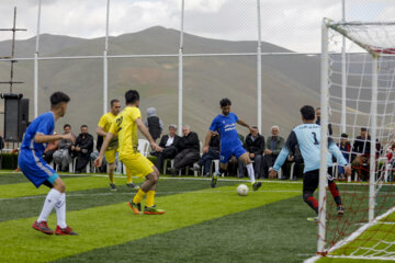 عشق به فوتبال در روستاهای کردستان