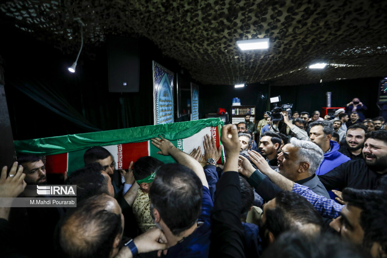 وداع با پیکر شهید «بهروز واحدی»