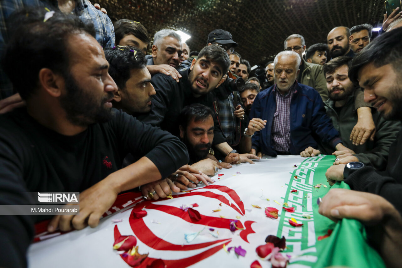 وداع با پیکر شهید «بهروز واحدی»