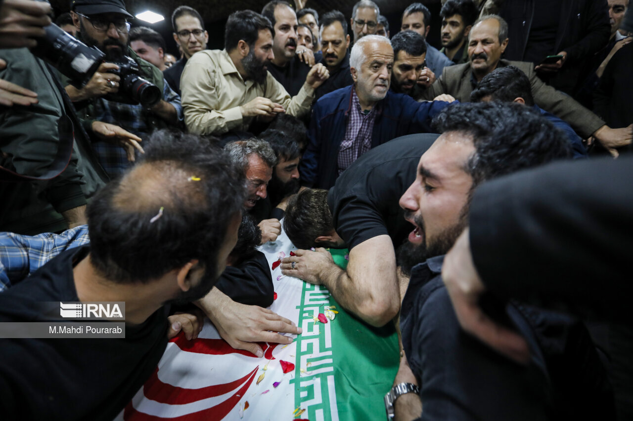 وداع با پیکر شهید «بهروز واحدی»