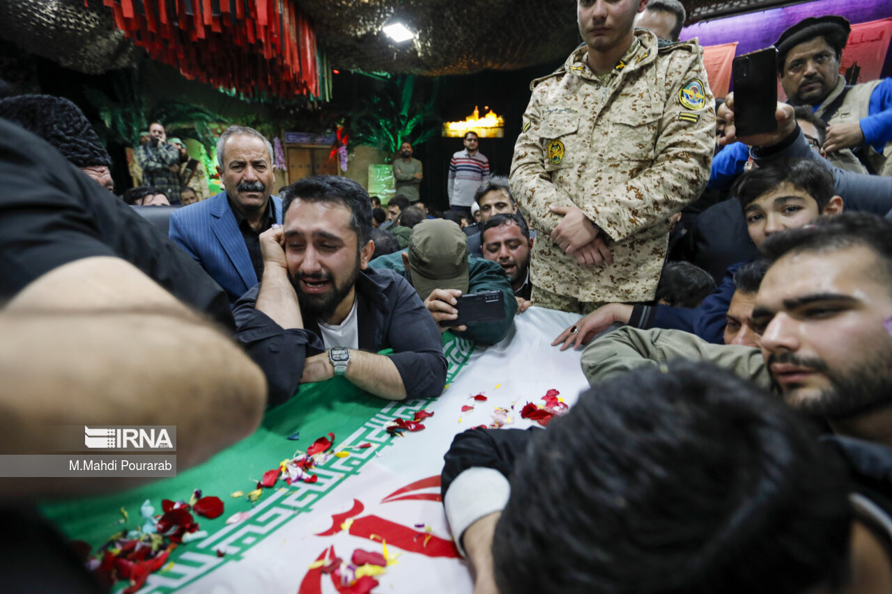 وداع با پیکر شهید «بهروز واحدی»