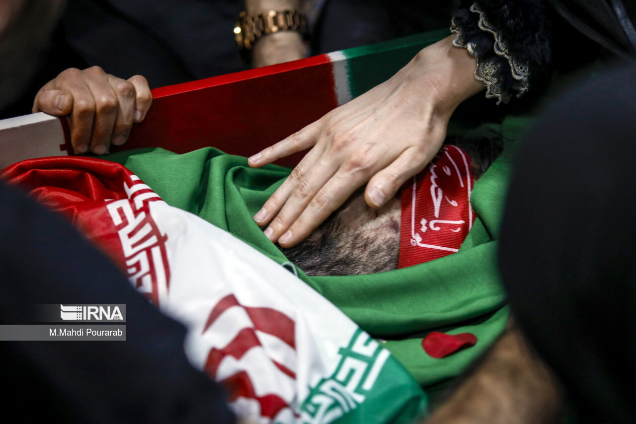 وداع با پیکر شهید «بهروز واحدی»