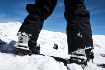 گردشگران نوروز ۱۴۰۳ در پیست اسکی دربندسر