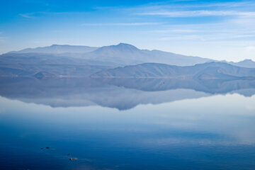 دریاچه مهارلو، آینه طبیعی