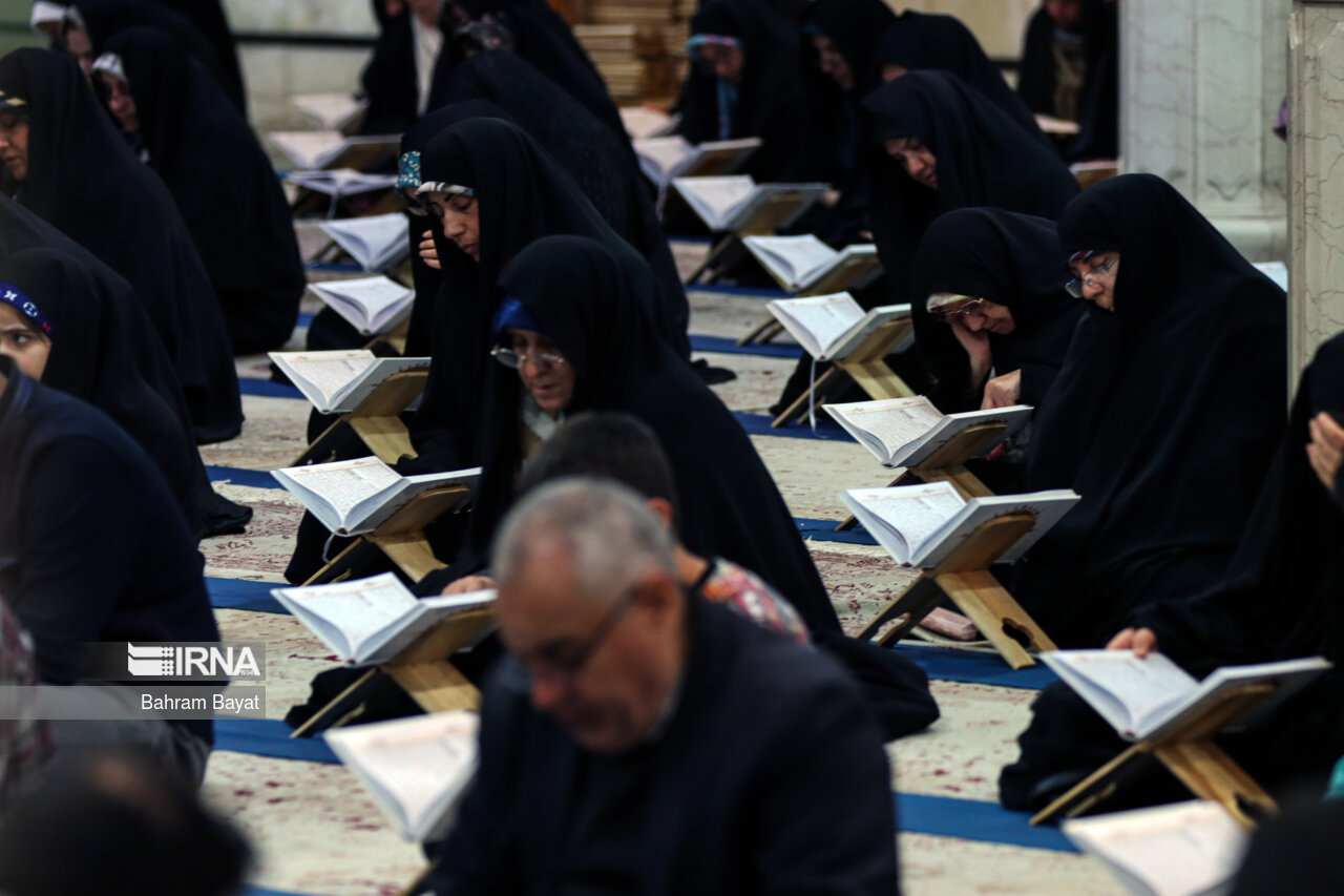 جمع خوانی قرآن کریم در حسینیه اعظم زنجان