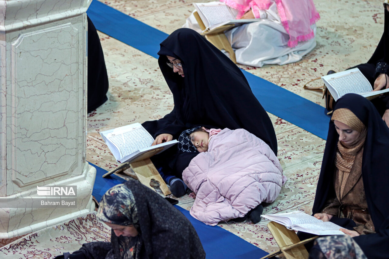 جمع خوانی قرآن کریم در حسینیه اعظم زنجان
