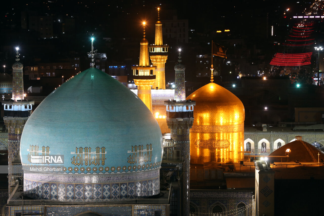 رمضان المبارک کی 21ویں شب روضہ امام رضا علیہ السلام میں شب بیداری اور اعمال شب قدر/ تصاویر
