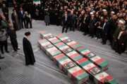 Ayetullah Hamaney, Suriye'de Şehit Düşen Komutanların Cenaze Namazını İkame Etti