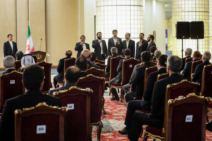 دیدار سفرای کشورهای اسلامی با رئیس جمهور