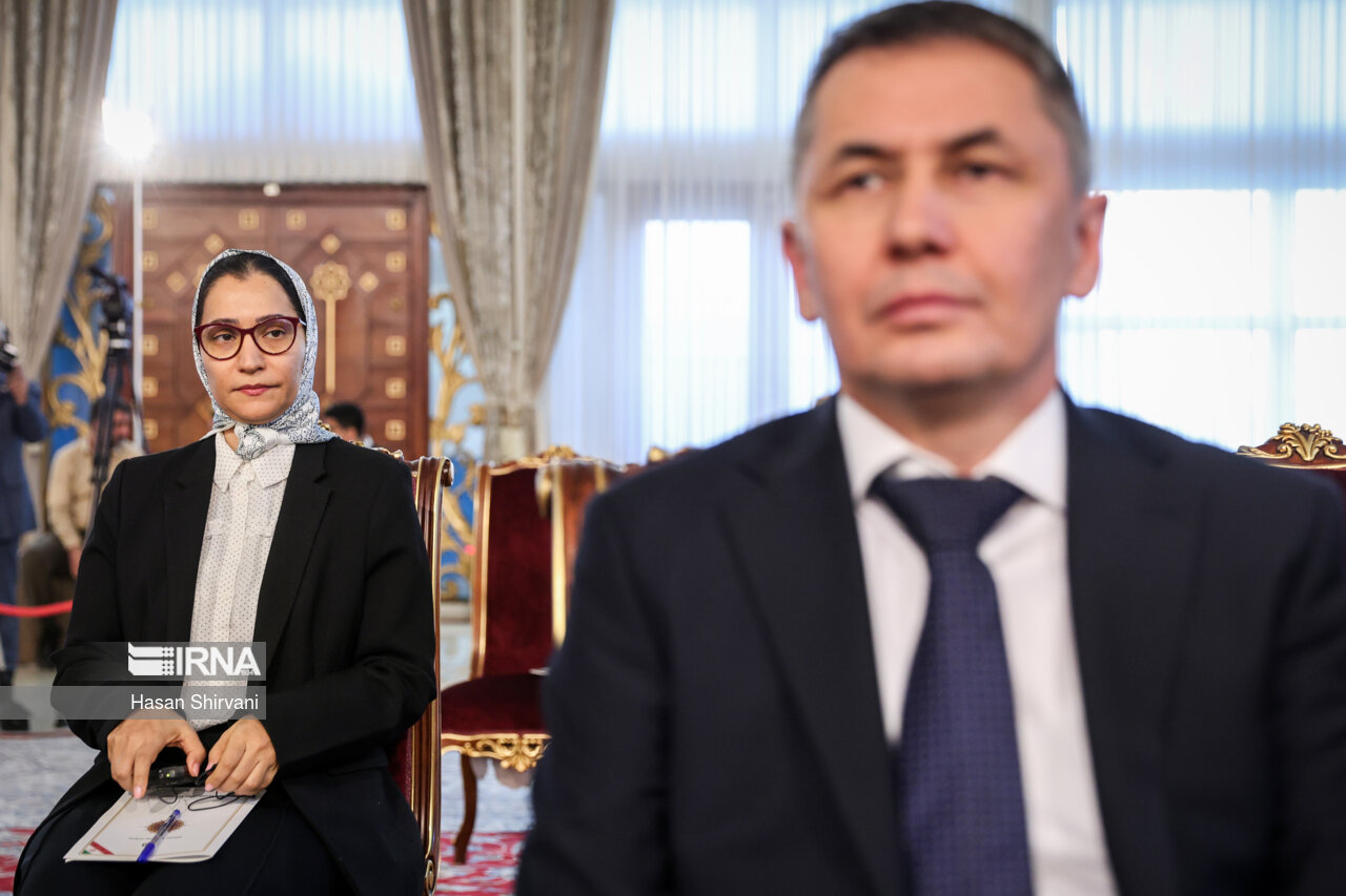 دیدار سفرای کشورهای اسلامی با رئیس جمهور
