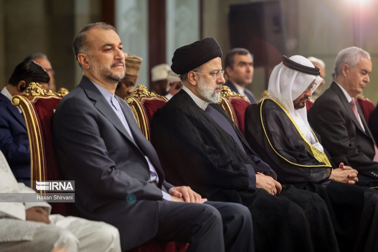 دیدار سفرای کشورهای اسلامی با رئیس جمهور
