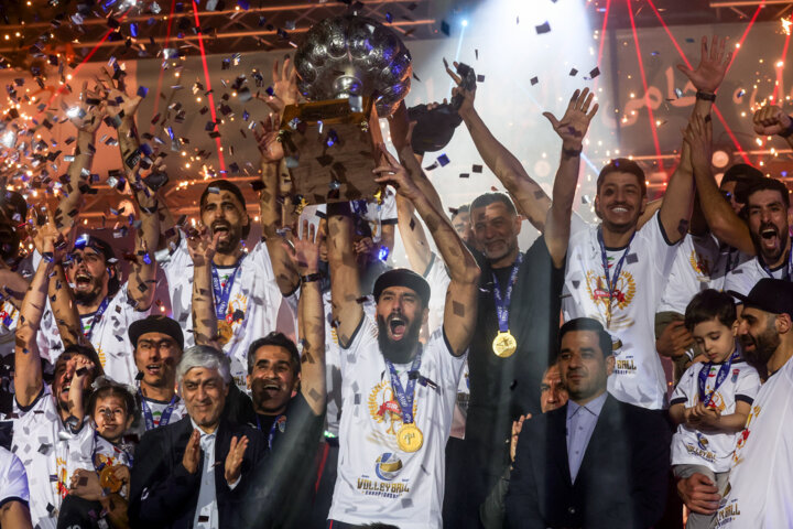 رسیدن پرسپولیس به یک قدمی استقلال در روزی که وزیر ورزش خبر از اجرای فیرپلی مالی داد