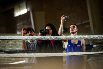 Iran, Russia boxing teams meet in friendly match