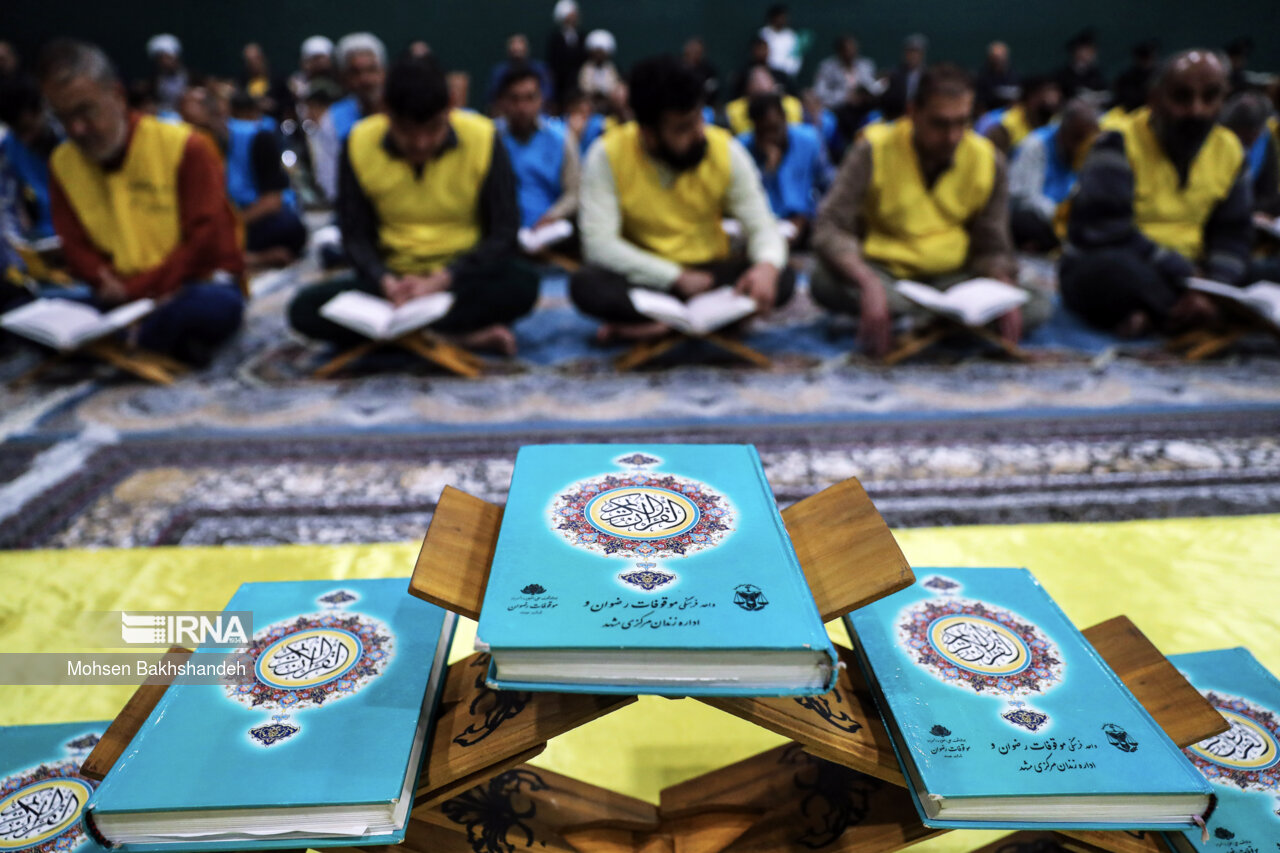 رقابت نهایی ۱۶ برگزیده مسابقات تلاوت‌های تقلیدی قرآن