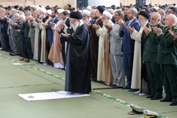 حواشی نماز بندگی و همبستگی عید فطر در تهران