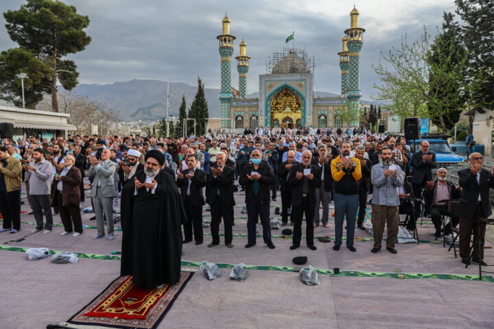 نماز عیدفطر - امامزاده پنج تن لویزان