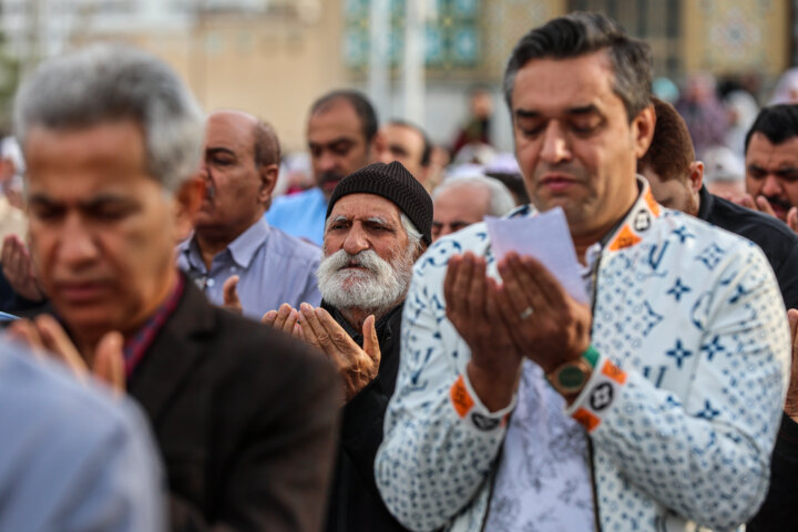 نماز عیدفطر - امامزاده پنج تن لویزان