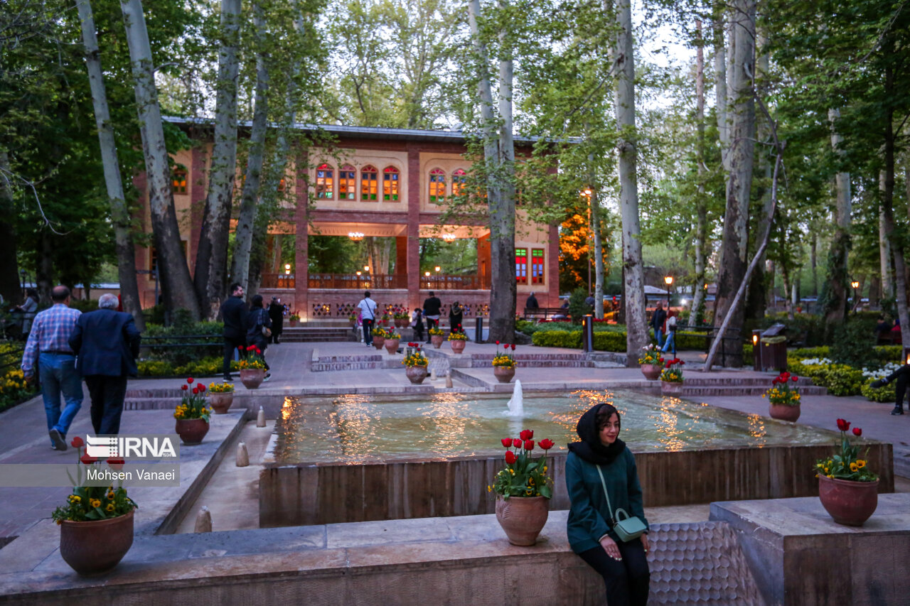 جشنواره لالههای باغ ایرانی