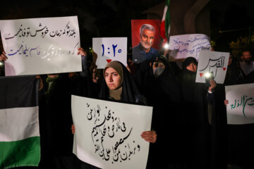 تجمع شبانه مردم تهران در حمایت از حمله موشکی و پهپادی سپاه به اسرائیل