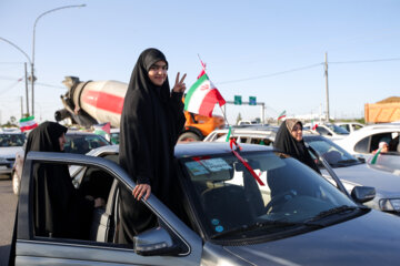 راهپیمایی خودرویی مردم قم در حمایت از حمله موشکی و پهپادی سپاه به اسرائیل