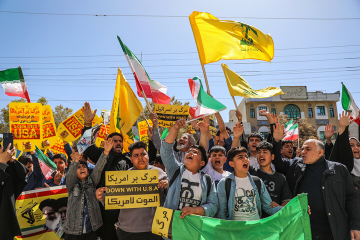 تجمع مردم کرمانشاه در حمایت از حمله موشکی و پهپادی سپاه به اسرائیل