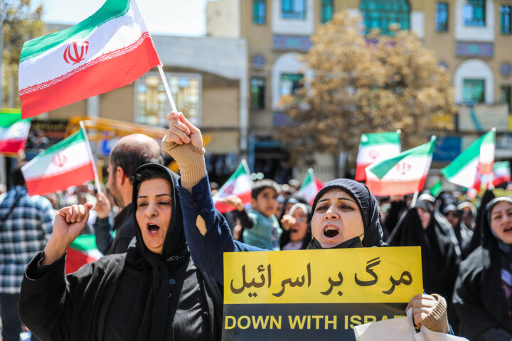 تجمع مردم کرمانشاه در حمایت از حمله موشکی و پهپادی سپاه به اسرائیل