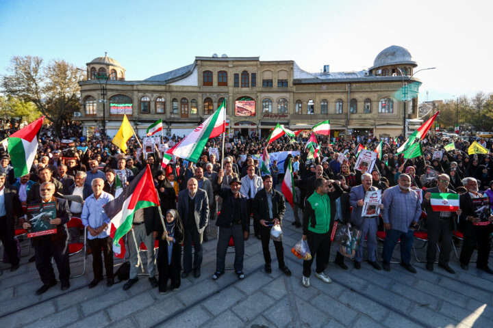 تجمع مردم همدان در حمایت از حمله موشکی و پهپادی سپاه به اسرائیل