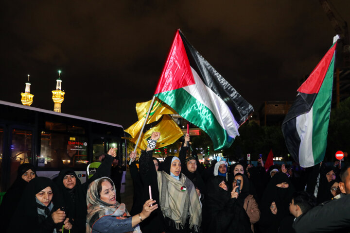 تجمع مردم مشهد در حمایت از حمله موشکی و پهپادی سپاه به اسرائیل