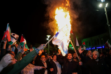 تجمع مردم تبریز در حمایت از حمله موشکی و پهپادی به اسرائیل