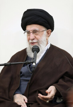L'ayatollah Khamenei a reçu les commandants des Forces armée de la République islamique d'Iran