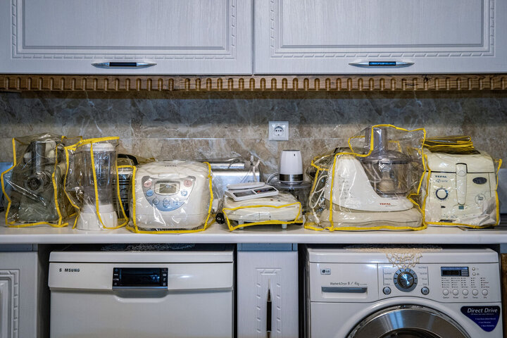 چطور وسایل خانهتان همیشه درخشان و بدون زردی بمانند؟