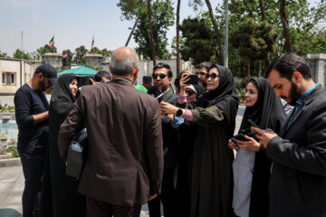 احمد وحیدی،  وزیر کشور  پس از جلسه هیات دولت در جمع خبرنگاران- ۵ اردیبهشت ۱۴۰۳
