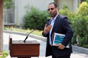  رضا مراد صحرایی، وزیر آموزش و پرورش پس از جلسه هیات دولت در جمع خبرنگاران - ۵ اردیبهشت ۱۴۰۳
